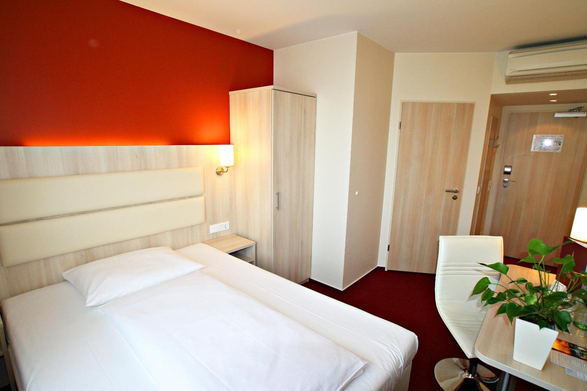 Hotel Roedelheimer Hof - Am Wasserturm Frankfurt am Main Bagian luar foto