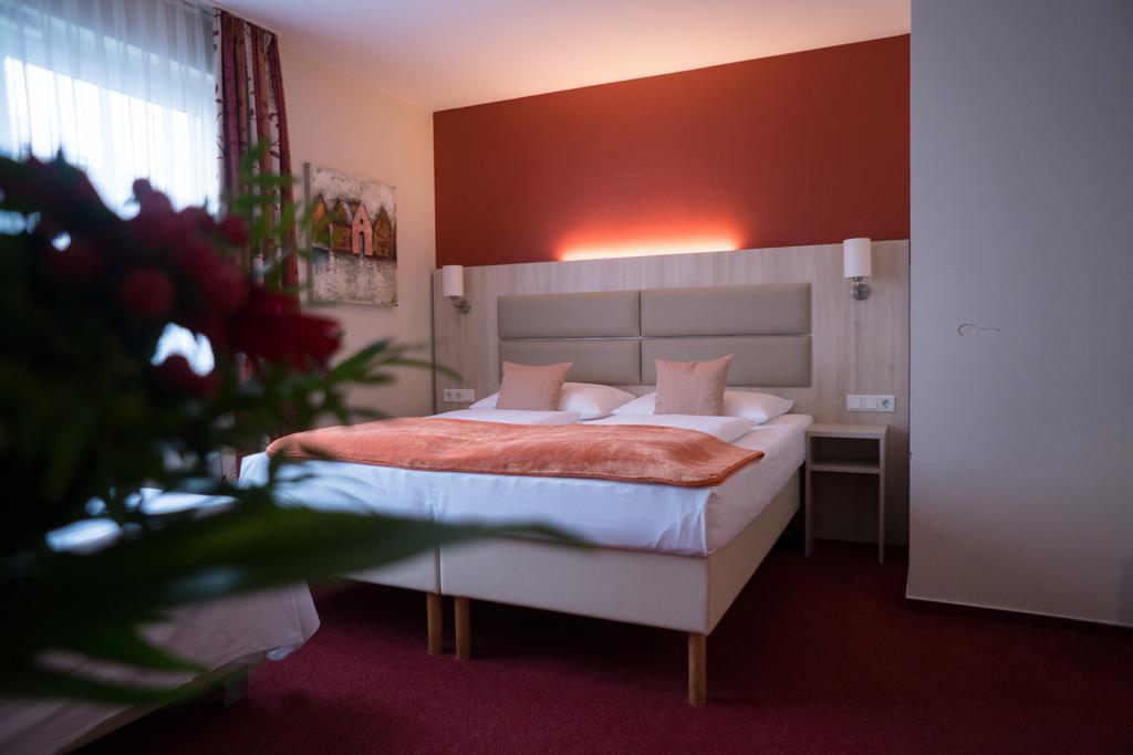 Hotel Roedelheimer Hof - Am Wasserturm Frankfurt am Main Ruang foto